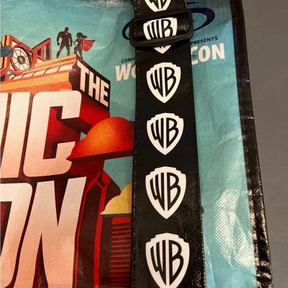 Large Shopping Backpack Warner Brothers Comic Con 2019 - Picture 6 of 9